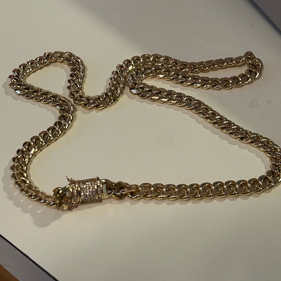 Stunning 14k solid gold big chain Cuban link with diamond clasp 💯 - Picture 5 of 17